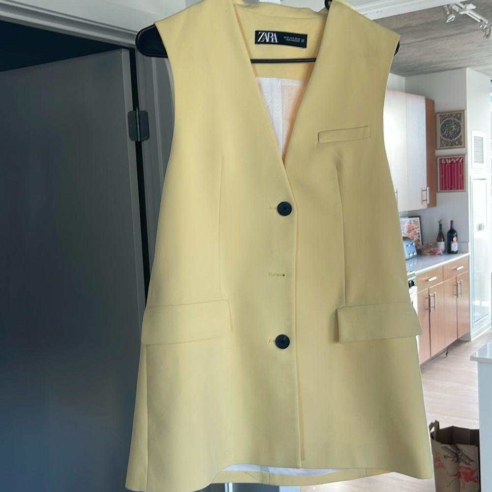 Zara Sleeveless Blazer Vest in Pale Yellow